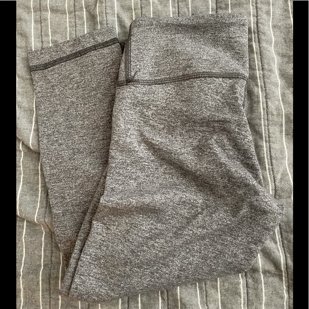 Low rise lululemon cropped leggings